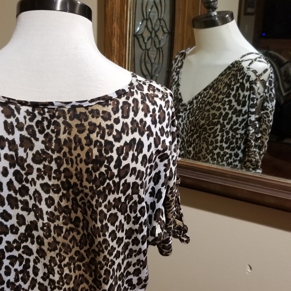 😎LEOPARD PRINT TOP - Picture 2 of 7